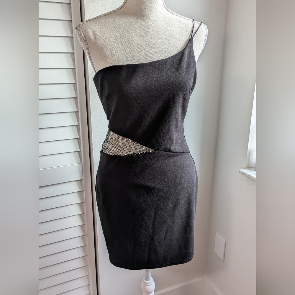 Elegant Black One-Shoulder Dress with Iridescent Sparkly Cut Out Accent